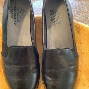 LIFE STRIDE BLACK WEGIE LOAFERS
